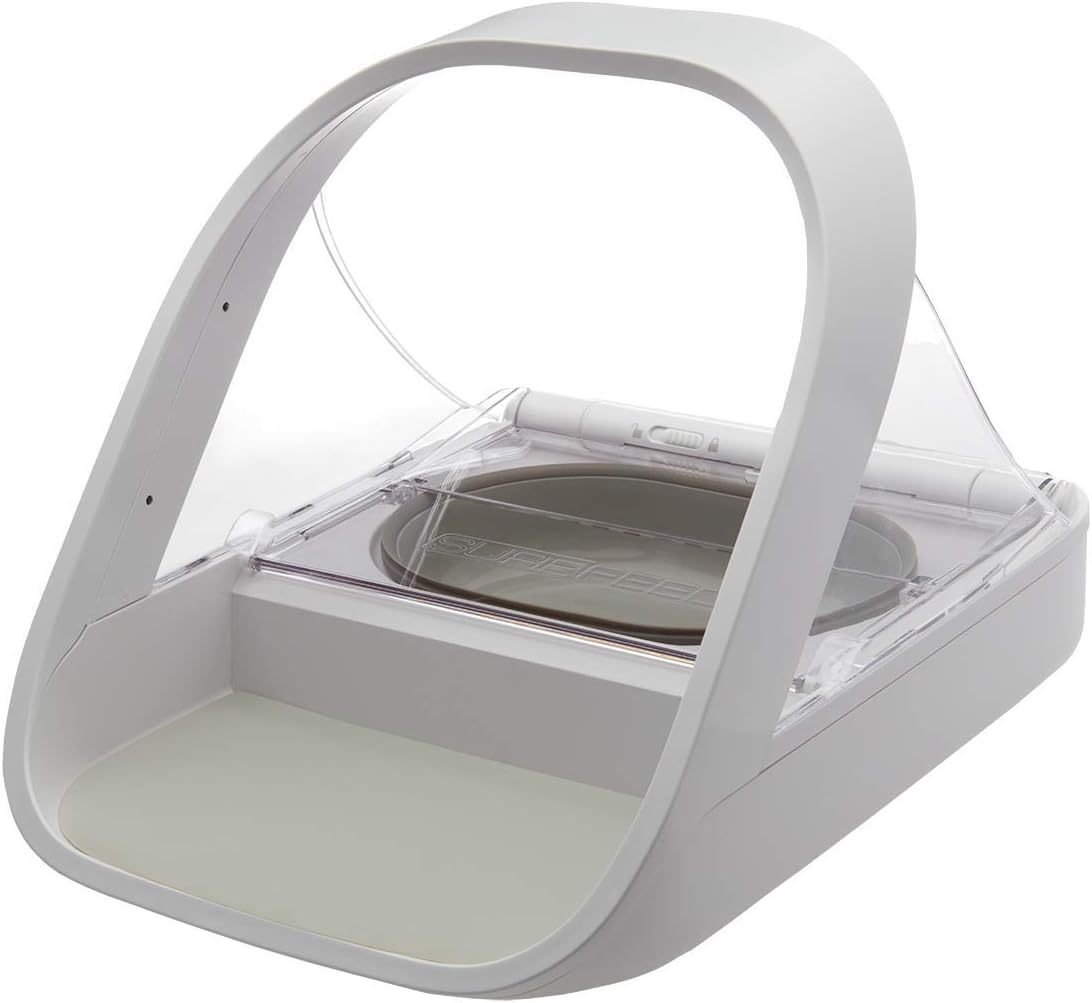 Sure Petcare SureFeed Distributore di cibo con microchip – Coperchio ermetico, compatibile con medaglietta RFID, cibo secco/umido, a batterie, bianco