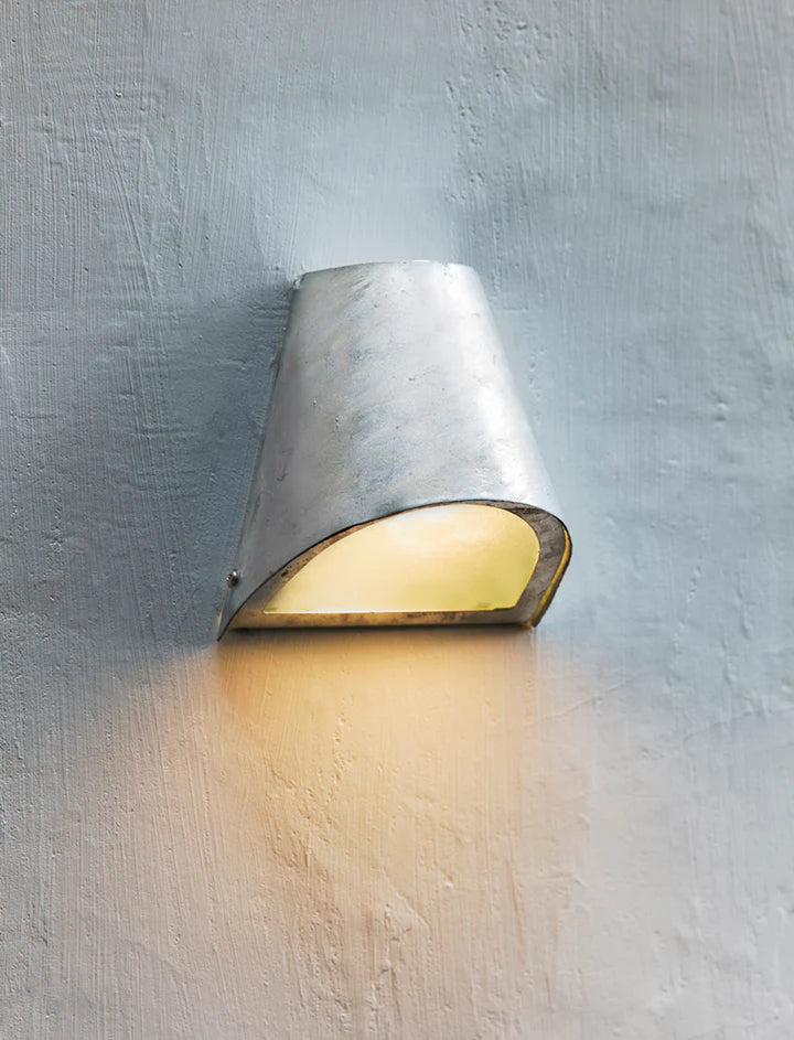 St Ives Funnel Light – Applique da esterno in stile marittimo industriale